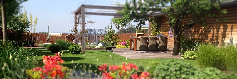 ogród trzy poziomy, kilka pionów, Oleszka